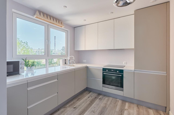 Продам трехкомнатную (3-комн.) квартиру, Торфяная дор, 18к1, Санкт-Петербург г