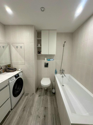 Продам трехкомнатную (3-комн.) квартиру, Торфяная дор, 18к1, Санкт-Петербург г