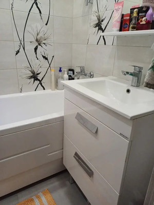 Продам двухкомнатную (2-комн.) квартиру, Гагарина ул, 56а, Волгодонск г