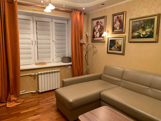 Продам трехкомнатную (3-комн.) квартиру, Сизова пр-кт, 12ак1, Санкт-Петербург г