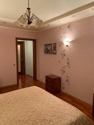 Продам трехкомнатную (3-комн.) квартиру, Сизова пр-кт, 12ак1, Санкт-Петербург г