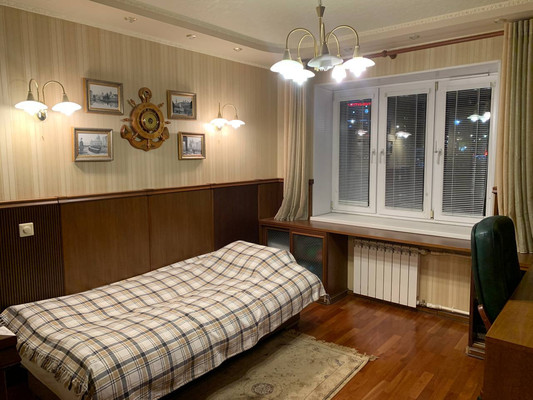 Продам трехкомнатную (3-комн.) квартиру, Сизова пр-кт, 12ак1, Санкт-Петербург г