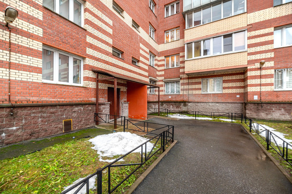 Продам трехкомнатную (3-комн.) квартиру, Сизова пр-кт, 12ак1, Санкт-Петербург г