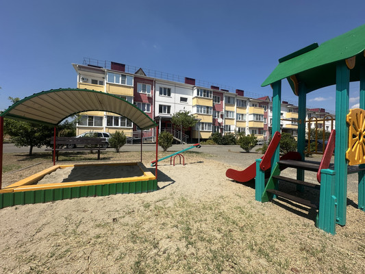 Продам однокомнатную (1-комн.) квартиру, Гагарина ул, 318к2, Кропоткин г