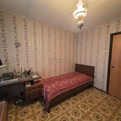 Продам трехкомнатную (3-комн.) квартиру, Смольная ул, 19к2, Москва г