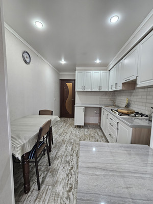 Продам трехкомнатную (3-комн.) квартиру, Самотечная ул, 35, Нальчик г