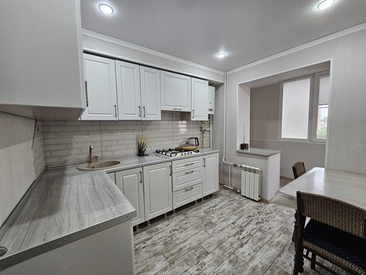 Продам трехкомнатную (3-комн.) квартиру, Самотечная ул, 35, Нальчик г