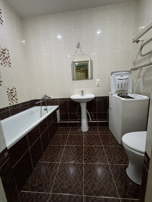 Продам однокомнатную (1-комн.) квартиру, им. Сергея Есенина ул, 110к2, Краснодар г