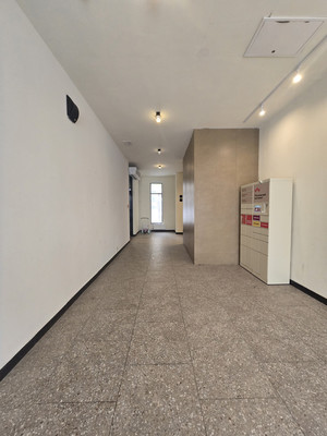 Продам трехкомнатную (3-комн.) квартиру, Новомосковская ул, 1к1, Москва г