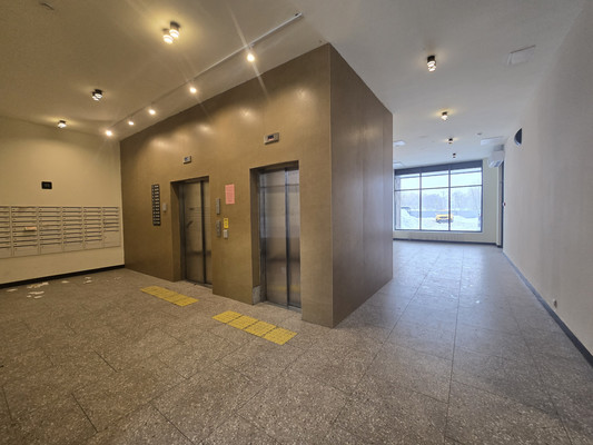 Продам трехкомнатную (3-комн.) квартиру, Новомосковская ул, 1к1, Москва г