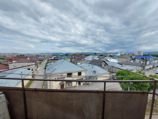 Продам трехкомнатную (3-комн.) квартиру, Тырныаузский проезд, 3, Нальчик г