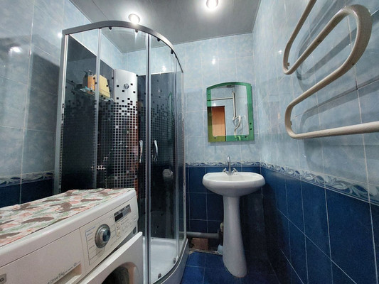 Продам трехкомнатную (3-комн.) квартиру, Тырныаузский проезд, 3, Нальчик г