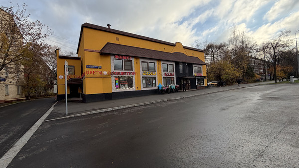 Продам коммерческое помещение 1 100 м2, 60-летия Октября пр-кт, 23, Москва г