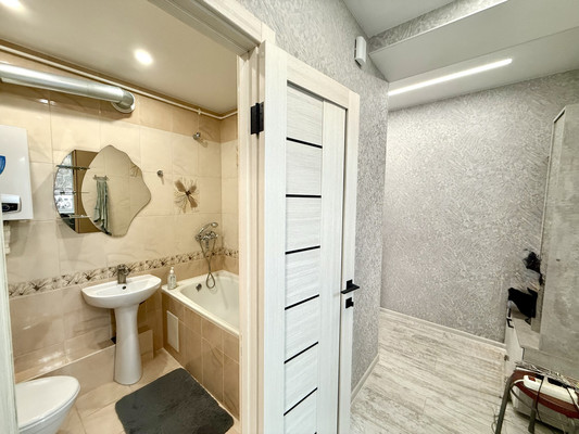 Продам однокомнатную (1-комн.) квартиру, Шполянской ул, 12ка, Симферополь г