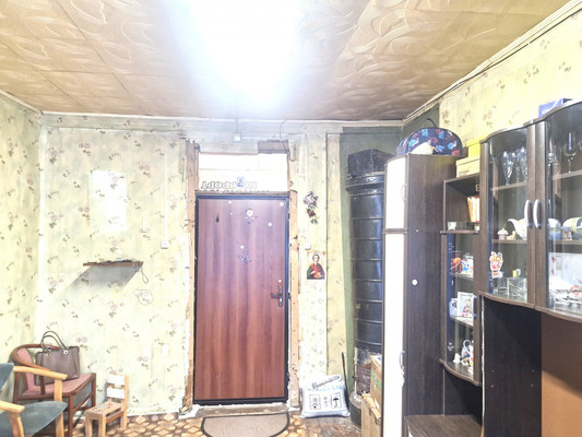 Продам комнату в 6-комн. квартире, Санаторская ул, 2, Тайцы гп