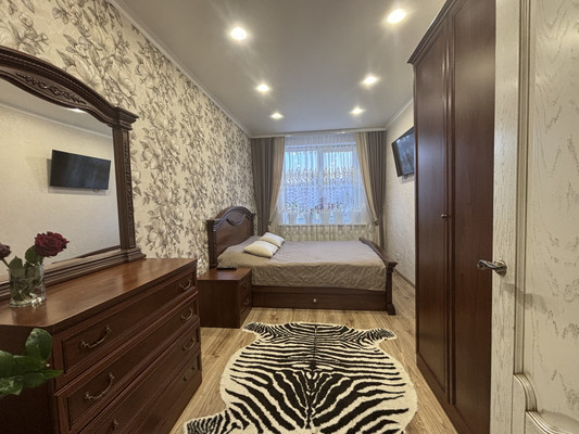 Продам трехкомнатную (3-комн.) квартиру, Профессора Камая ул, 12, Казань г