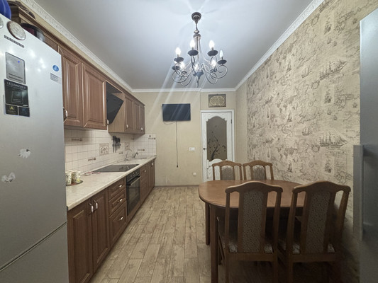 Продам трехкомнатную (3-комн.) квартиру, Профессора Камая ул, 12, Казань г