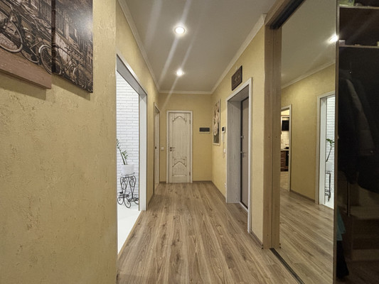 Продам трехкомнатную (3-комн.) квартиру, Профессора Камая ул, 12, Казань г