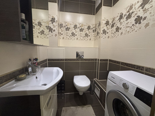 Продам трехкомнатную (3-комн.) квартиру, Профессора Камая ул, 12, Казань г