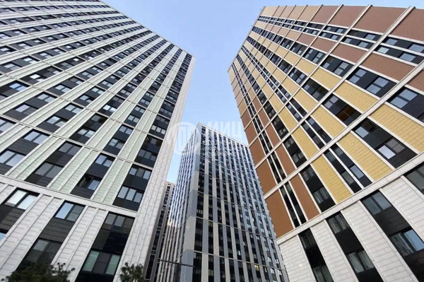 Продам трехкомнатную (3-комн.) квартиру, Кронштадтский б-р, 6к4, Москва г