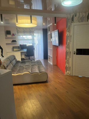 Продам трехкомнатную (3-комн.) квартиру, Толбухина ул, 4, Калининград г