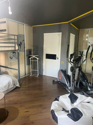 Продам трехкомнатную (3-комн.) квартиру, Толбухина ул, 4, Калининград г