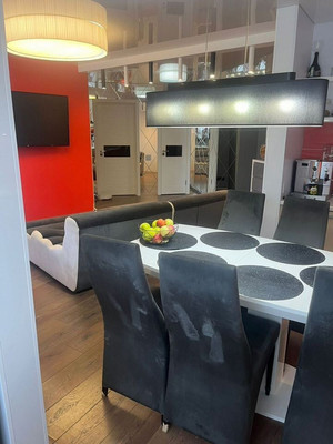 Продам трехкомнатную (3-комн.) квартиру, Толбухина ул, 4, Калининград г