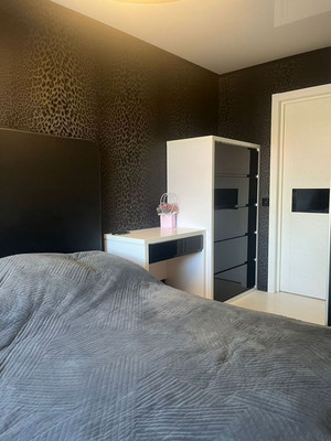 Продам трехкомнатную (3-комн.) квартиру, Толбухина ул, 4, Калининград г