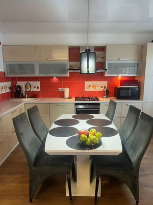 Продам трехкомнатную (3-комн.) квартиру, Толбухина ул, 4, Калининград г