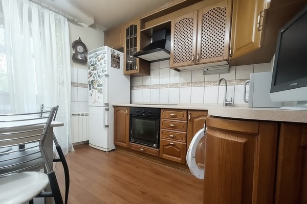 Продам трехкомнатную (3-комн.) квартиру, Батальная ул, 71, Калининград г