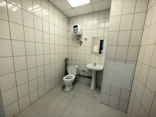 Продам торговое помещение 79,82 м2, Строителей пр-кт, , 5к1, Кудрово г