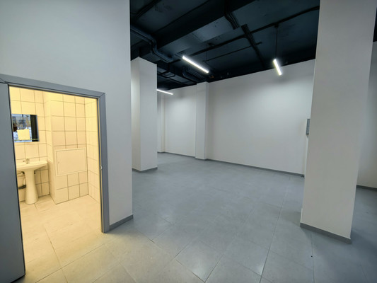 Продам торговое помещение 79,82 м2, Строителей пр-кт, , 5к1, Кудрово г