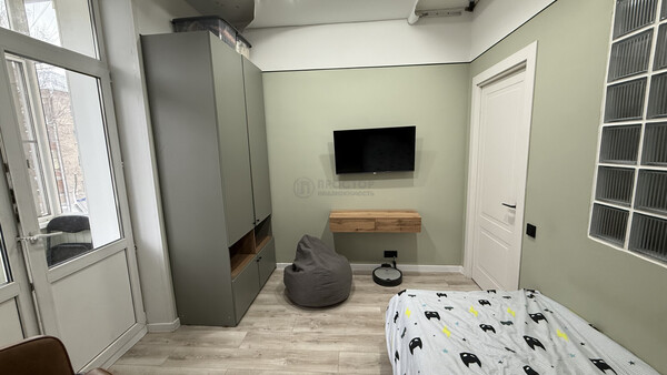 Продам двухкомнатную (2-комн.) квартиру, Лазо ул, 4к2, Москва г