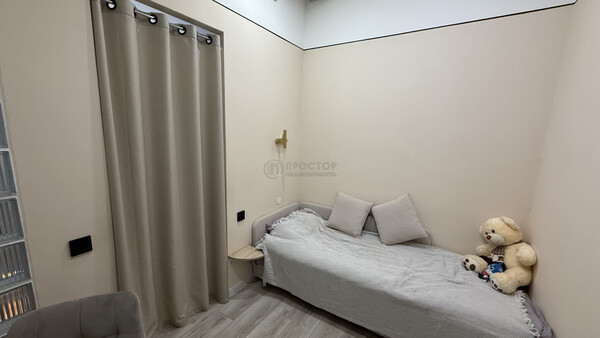 Продам двухкомнатную (2-комн.) квартиру, Лазо ул, 4к2, Москва г