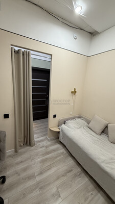 Продам двухкомнатную (2-комн.) квартиру, Лазо ул, 4к2, Москва г