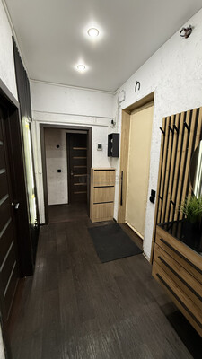 Продам двухкомнатную (2-комн.) квартиру, Лазо ул, 4к2, Москва г