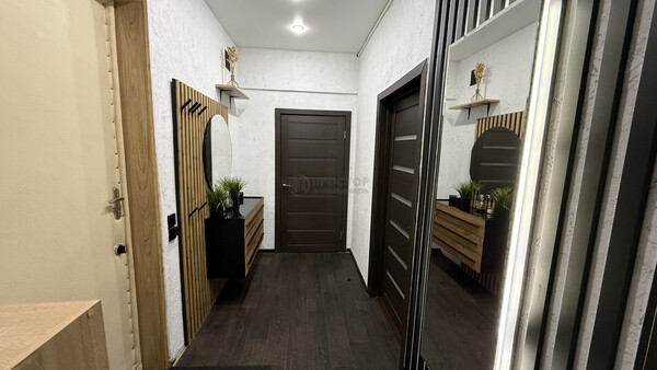 Продам двухкомнатную (2-комн.) квартиру, Лазо ул, 4к2, Москва г