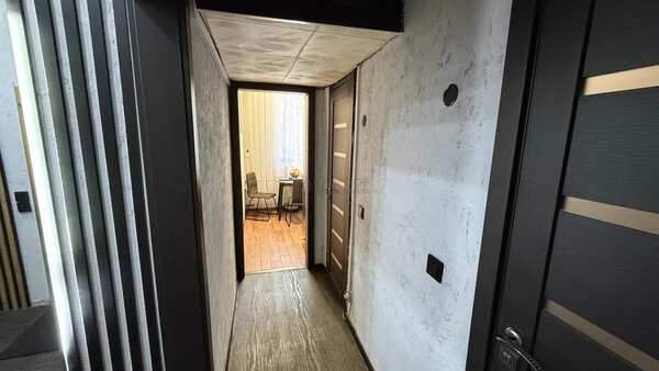 Продам двухкомнатную (2-комн.) квартиру, Лазо ул, 4к2, Москва г