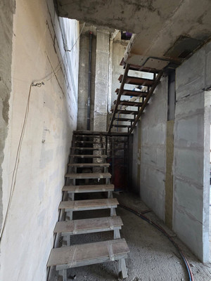 Продам трехкомнатную (3-комн.) квартиру, Полковника Романова ул, 7к1, Нагорное п