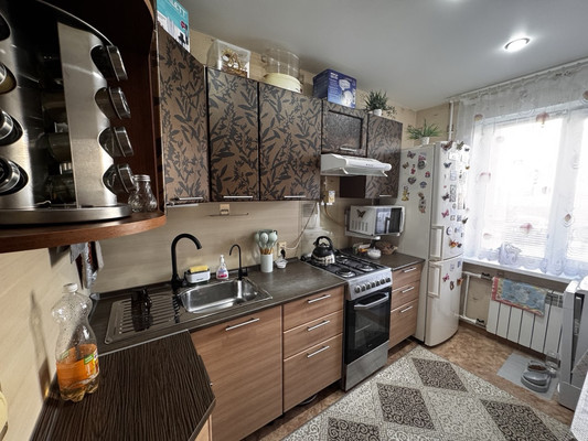 Продам трехкомнатную (3-комн.) квартиру, Деповская ул, 118, Ишим г