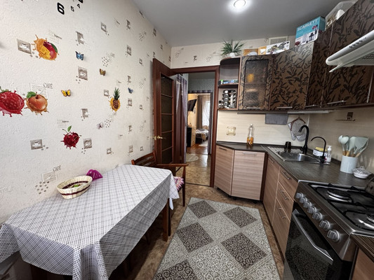 Продам трехкомнатную (3-комн.) квартиру, Деповская ул, 118, Ишим г