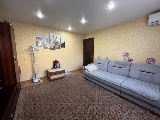 Продам трехкомнатную (3-комн.) квартиру, Деповская ул, 118, Ишим г