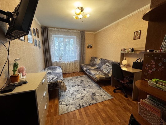 Продам трехкомнатную (3-комн.) квартиру, Деповская ул, 118, Ишим г