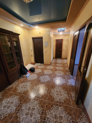 Продам трехкомнатную (3-комн.) квартиру, Коломяжский пр-кт, 15к2, Санкт-Петербург г