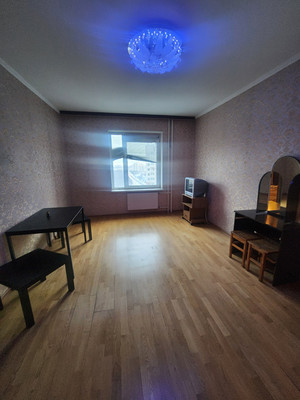 Продам трехкомнатную (3-комн.) квартиру, Коломяжский пр-кт, 15к2, Санкт-Петербург г