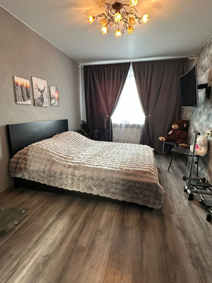 Продам двухкомнатную (2-комн.) квартиру, Тихоокеанская ул, 1к1, Парголово п