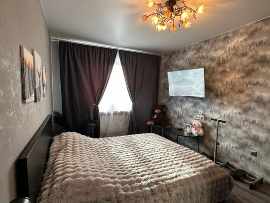 Продам двухкомнатную (2-комн.) квартиру, Тихоокеанская ул, 1к1, Парголово п