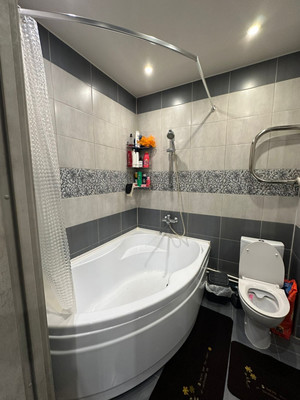 Продам двухкомнатную (2-комн.) квартиру, Тихоокеанская ул, 1к1, Парголово п