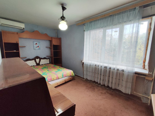 Продам трехкомнатную (3-комн.) квартиру, Ростовская ул, 7, Симферополь г