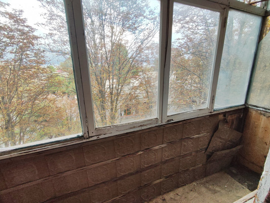 Продам трехкомнатную (3-комн.) квартиру, Ростовская ул, 7, Симферополь г